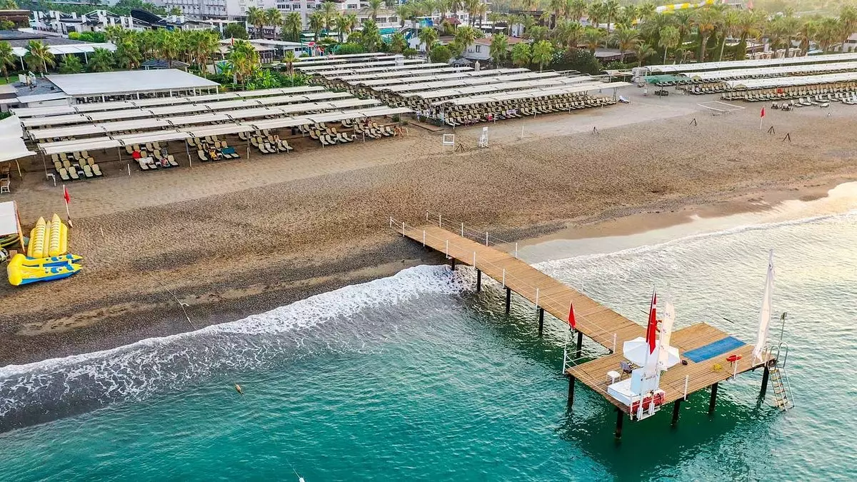 ساحل هتل کریستال واترورد آنتالیا